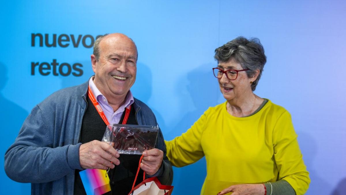 Homenaje a los 6 secretarios generales (y a la primera secretaria general de una Federacin de Pensionistas), que no renuevan en su cargo