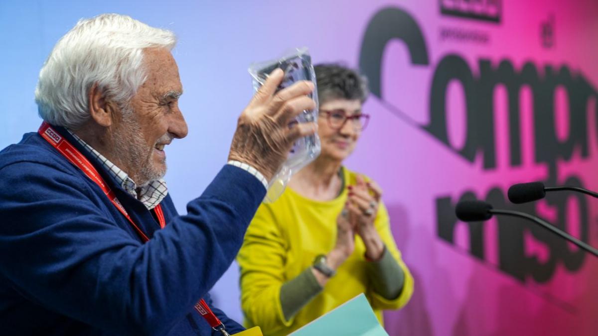 Homenaje a los 6 secretarios generales (y a la primera secretaria general de una Federacin de Pensionistas), que no renuevan en su cargo