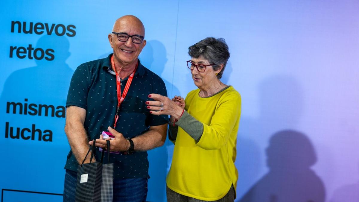 Homenaje a los 6 secretarios generales (y a la primera secretaria general de una Federacin de Pensionistas), que no renuevan en su cargo